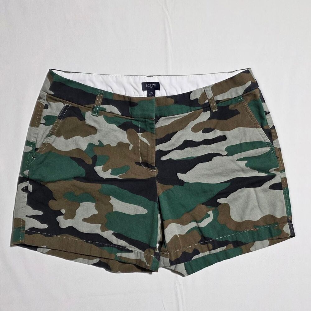 J.Crew 5" chino camo shorts women's size 10 camo in green, brown, and beige